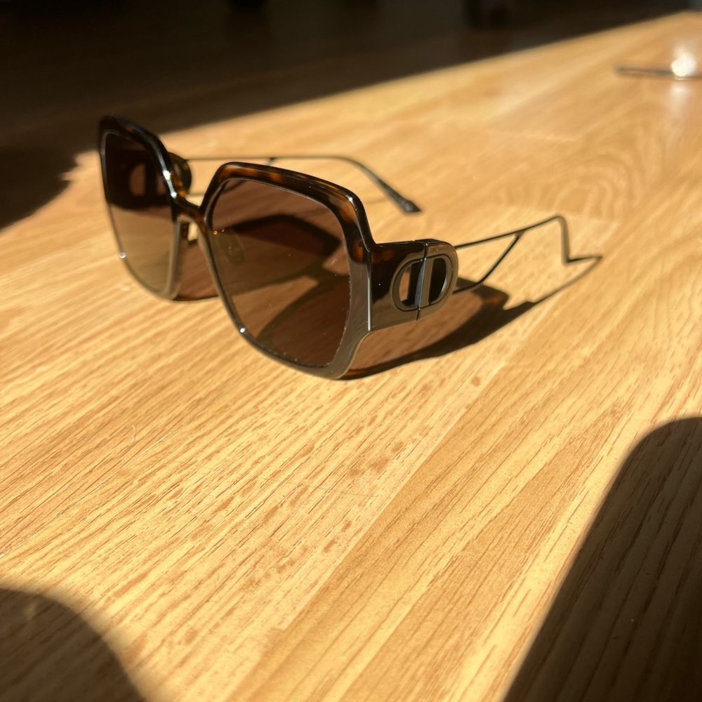 DIOR Sunglasses - Picture 2 of 6
